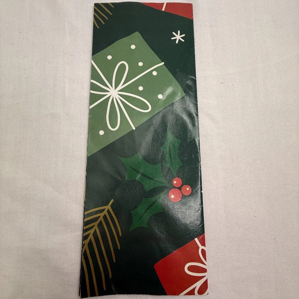 Classic Christmas Gift Wrap 8 Sheets Vintage‎ NOS New 20